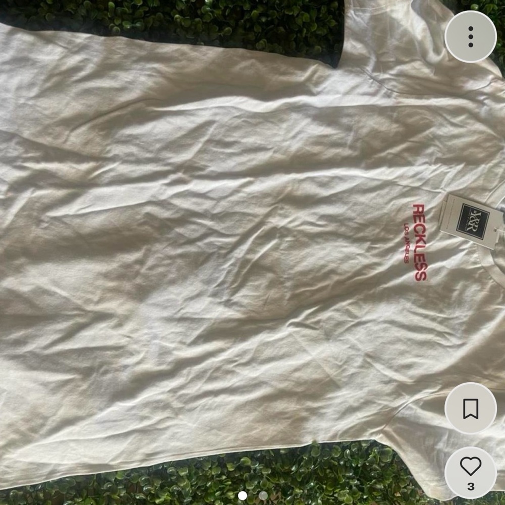 Mens size M Young and Reckless brand tshirt 🤍🖤